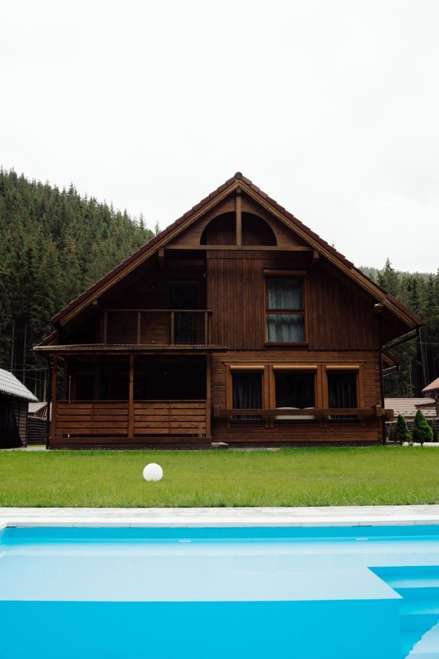 Berghaus Bukovel Villa Exterior photo