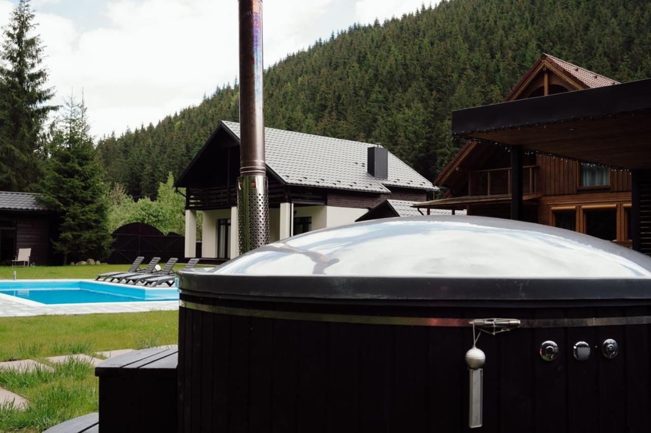 Berghaus Bukovel Villa Exterior photo
